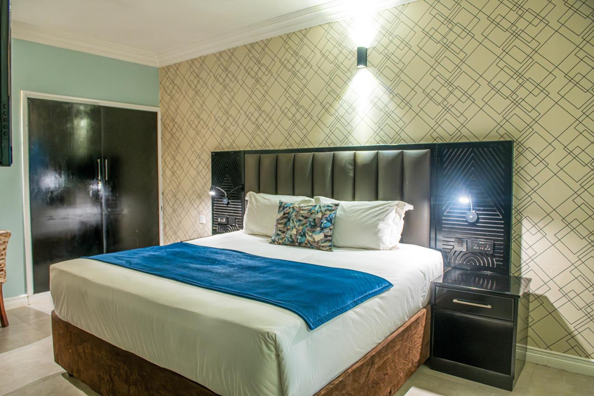 New Ambassador Hotel Harare Extérieur photo