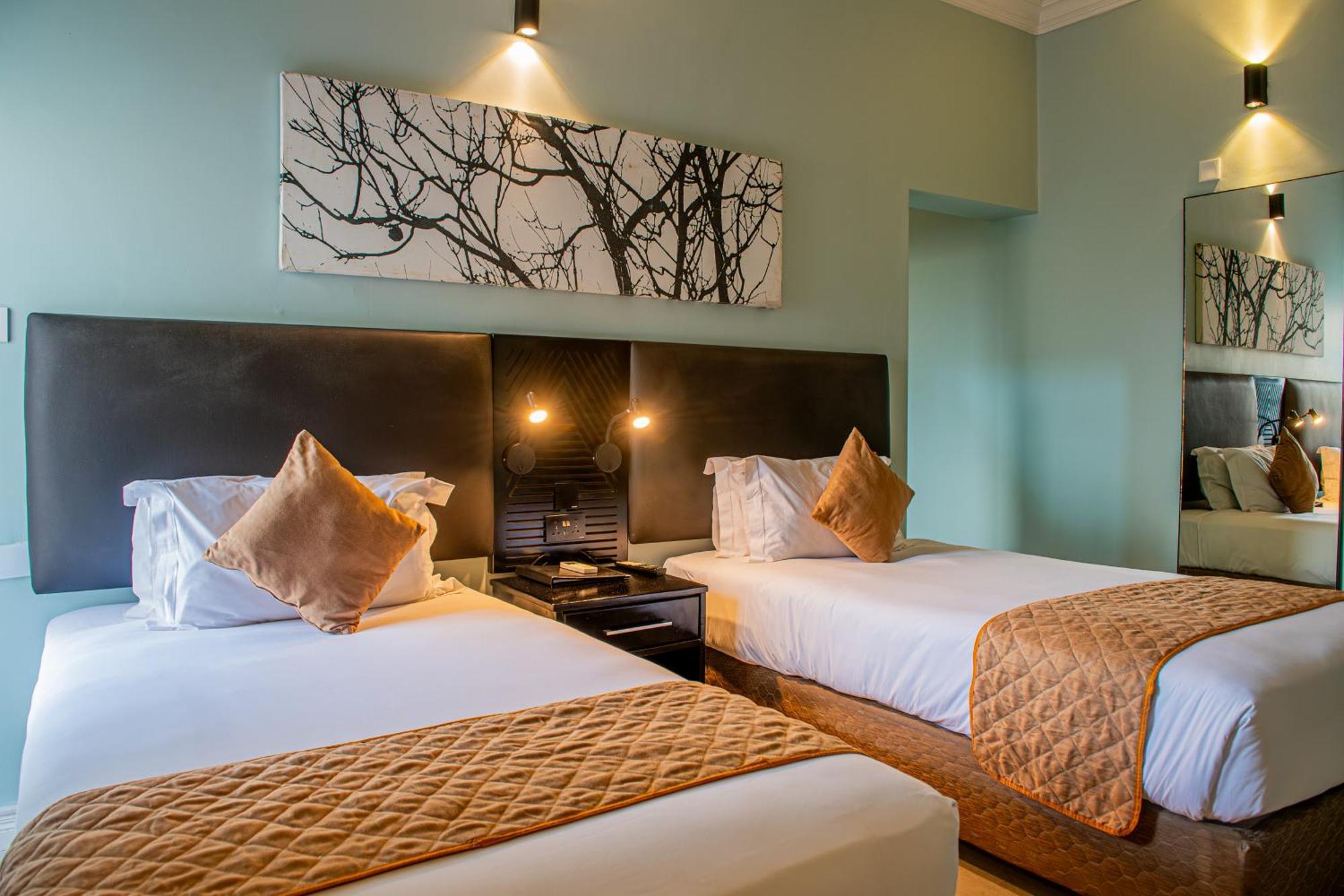 New Ambassador Hotel Harare Extérieur photo